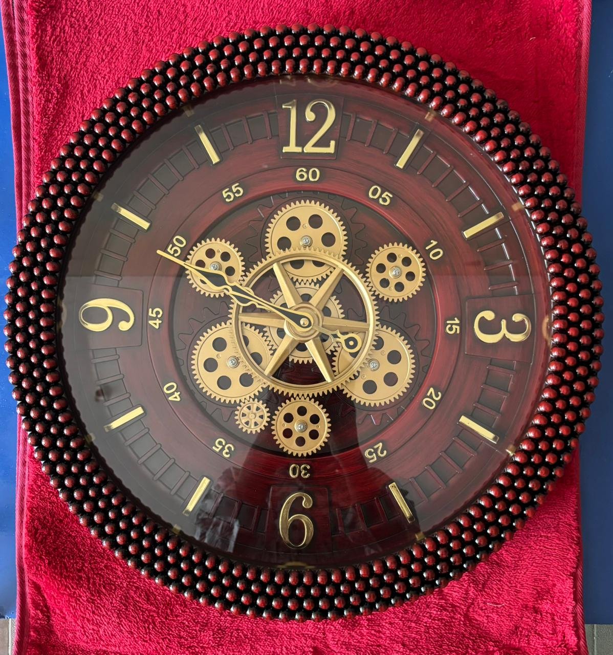 ROUND SHAPE GEAR WALL CLOCK