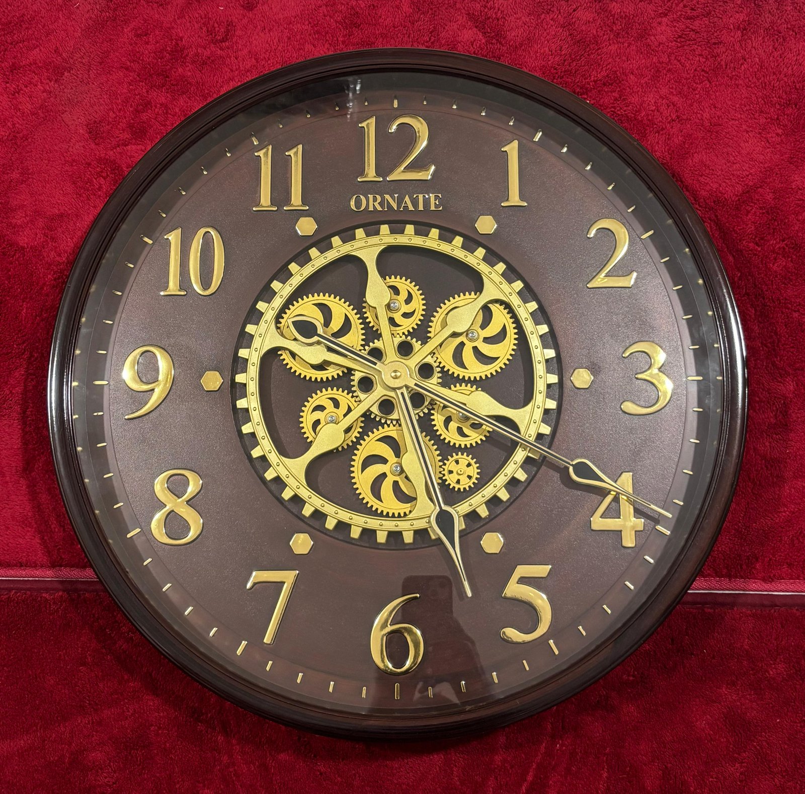 ROUND SHAPE GEAR WALL CLOCK
