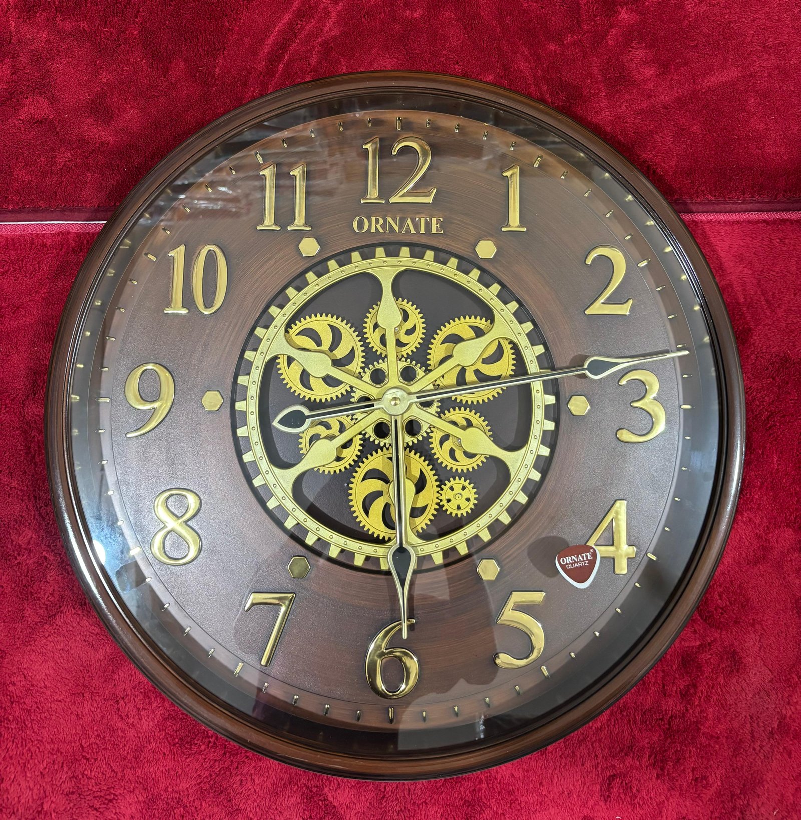 ROUND SHAPE GEAR WALL CLOCK